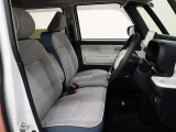 見通しのよいすっきりとした視界で、誰でも運転しやすいです。運転のしやすさは疲れにくさにも繋がりますよ♪