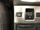 【電動パーキング】ボタンひとつでパーキングON。女性の方や運転に慣れていない方にも安心.