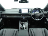 ◆視界広々で非常に運転しやすくロングドライブでも疲れを感じさせないすっきりとまとまったインパネ周りです。