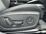●電動シート『車両の座席を電動で調整できます。ドライバーや乗客がボタンを押すことで、シートの前後、上下、背もたれの角度などを簡単に調整できます』個々の体型や好みに合わせた快適な座り心地を実現できます。
