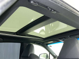 サンルーフ装備車両! 晴れやかな気分でドライブを楽しむことが出来ますよ♪