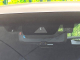 【トヨタセーフティセンス】走行中に前方の車両等を認識し、衝突しそうな時は警報とブレーキで衝突回避と被害軽減をアシスト。より安全にドライブをお楽しみいただけます。