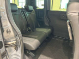 後部座席も大きく乗り降りしやすく、長時間の運転でも快適に過ごすことができます!