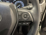 レーダークルーズコントロール(全車速追従機能付)付きです。車速に応じて追従支援してくれるので、ロングドライブも快適です。