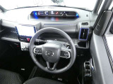 【運転席】運転席周りの画像です。プロの手で隅々までクリーニングしています。ご来店いただき実際に見てみてくださいね☆
