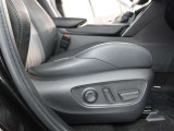 パワーシート搭載。微妙な調整が手軽にでき、ピッタリなポジションで運転することが可能です。