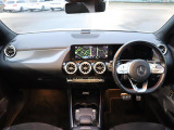 GLAクラス GLA200d 4マチック AMGライン 4WD 4WD サンルーフ