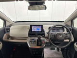 車両感覚を掴みやすく、開放的な運転席周りです。