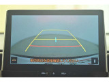 バックガイドモニターで、後方を確認しながら安心して駐車することができます。運転初心者も熟練者も必須の機能ですよ!