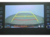 バックガイドモニターで、後方を確認しながら安心して駐車することができます。運転初心者も熟練者も必須の機能ですよ!