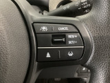 【アダプティブ・クルーズ・コントロール】予め設定した車速内でクルマが自動的に加減速。 前走車との適切な車間距離を維持しながら追従走行し、高速道路でのドライバーの疲労を軽減してくれる嬉しい機能付♪