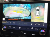 【パノラミックビューモニター】専用のカメラにより、上から見下ろしたような視点で360度クルマの周囲を確認することができます☆死角部分も確認しやすく、狭い場所での切り返しや駐車もスムーズに行えます。