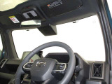 見通しのよいすっきりとした視界で、誰でも運転しやすいです。運転のしやすさは疲れにくさにも繋がりますよ♪
