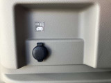後部電源ソケットです。