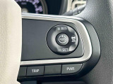 全車速追従機能付きアダプティブクルーズコントロールの操作スイッチです。遠出のお出かけで使用する高速道路の運転が楽になって疲労軽減につながる大変便利な機能です!