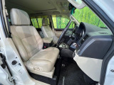 運転席シート廻りは使用感も少なく、良好な状態となっています。丁寧に使われていたことがよくわかりますね。