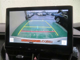 車両後方の映像を映すバックモニター。進路を確認しながら安全に車庫入れできます。