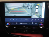 バックカメラ付きで運転が苦手な方の車庫入れもラクラクです。後方の死角部分がモニターに映し出されるので安全性もアップ!