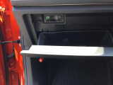ETCなら高速道路をスイスイと通過。クルマは料金所をノンストップで通過することができます。