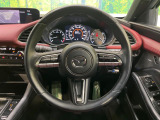 【純正革巻きステアリング】上質な革を使用することで、手にしっかり馴染みとても運転しやすいハンドルです♪