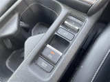 【電動パーキングブレーキ】ブレーキを踏んで停車したときにブレーキペダルから足を離しても停車状態を維持することができます。