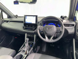 運転席まわりです。 各操作スイッチは使いやすい位置に配置されてます。
