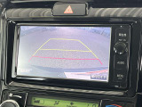 後方モニター表示でバック時の障害物もしっかり見えます!