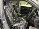 クッション性とホールド性の高いコンビシートは自然な姿勢を長く保て、長時間の運転でも疲れにくいです♪