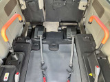手摺りです。車いす使用者が立ち上がる際等に使用します。