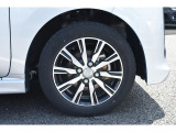 純正のアルミホイールは高い剛性を持ち、スバル車の走行安定性に貢献します。