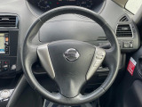 【純正革巻きステアリング】上質な革を使用することで、手にしっかり馴染みとても運転しやすいハンドルです♪