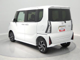 【お出かけが楽しくなる】日常の移動をスマートにこなす存在。スーパーの駐車場など狭いスペースでも停めやすく、毎日の買い出しがラクに行えるのが特徴です。