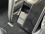 電動パーキングブレーキです。ブレーキホールド機能付きです。