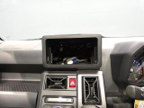 【お好みのオーディオを】現在はオーディオレス仕様です。お客様の用途に合わせたナビやカメラ等の取り付けも承りますので、お気軽にスタッフまでご相談ください。