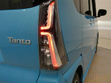 LEDテールライトです。省電力、高輝度のLEDは明るく照らすので夜間運転時の視認性を高めます。スタイリッシュな見た目で細かいところもこだわりたいあなたに!