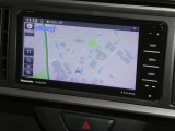 【7インチ純正ナビ】純正ナビを装備。タッチパネル式で使いやすく、詳細地図により目的地をピンポイントで設定できます。初めての道でも迷いにくく、ロングドライブも快適ですよ♪