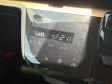 ◆エアコン◆温度の設定をしてAUTOボタンを押すだけ簡単。車内を快適な温度に保ってくれます