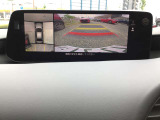 360&deg;ビューモニターでは前後左右4つのカメラ映像をさまざまな走行状況に応じて切り替えてセンターディスプレイに表示することで、駐車時や狭い道でのすれ違い時、見通しの悪い交差点進入時でも安心感を高めます