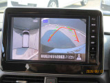 アラウンドビューモニターも装備しております。ご覧のように車体を真上か見たような映像なので、車庫入れの苦手なお客様ももうご心配いりません。