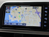 純正ナビを装備。タッチパネル式で使いやすく、お出かけもラクラクです。