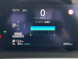 メーター中央部にドライブアシストディスプレイがあり、ドライバーに必要な車両情報を表示してくれます♪