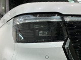 LEDヘッドライトは、点灯の瞬間から最大光量を発揮し、突然暗くなるトンネルなどでの安定感を高めます。