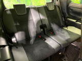 3列目シートはもちろん状態良好☆大人でもゆったりと座って頂けますので、大人数でのお出かけもラクラクです♪ご家族で、気の知れた仲間で、ドライブに行くのが楽しみですね♪