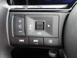 【ステアリングスイッチ】ハンドルから手を離さずにオーディオ操作!選曲・音量調整が簡単にできます!わき見運転の防止に役立ちますよ!