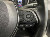 【ステアリングスイッチ】運転中に視線を前に向けたまま画面の操作できます。