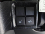 運転席と助手席にはシートヒーターも付いています!