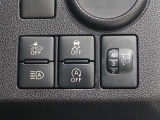 スマートアシストの安全装備がついております!衝突軽減ブレーキやペダル踏み間違い抑制機能などが備わっておりますので安心ですね☆詳しくはスタッフにお尋ねください(^^♪
