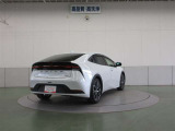 先進的かつ視認性の高い一文字のリヤコンビネーションランプ。