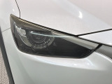 LEDヘッドライトは、点灯の瞬間から最大光量を発揮し、突然暗くなるトンネルなどでの安定感を高めます。