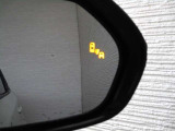 隣車線を走る車両をレーダーで検知し、ドアミラーでは確認しにくい後側方エリアに存在する車両に加え、急接近してくる車両も検知します。車両を検知するとドアミラーに搭載されたLEDインジケーターが点灯します。